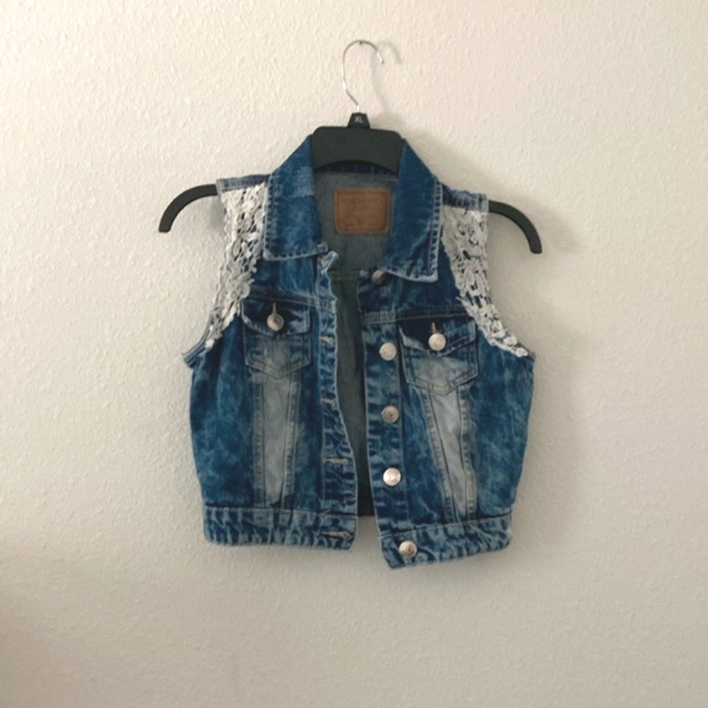 Amethyst Jeans Girls Denim Jean Vest Distressed Cropped